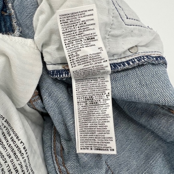 GAP 3" Denim Distressed Cuffed Hem Jean Shorts Size 27 Petite Women's - Picture 7 of 9